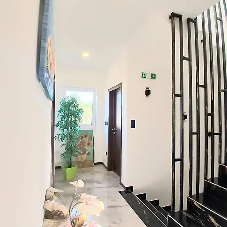 Villaelias - Heated Pool - Jacuzzi-10 Persons-boat Tours - Luxury