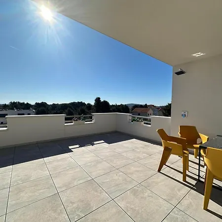 Villaelias - Heated Pool - Jacuzzi-10 Persons-boat Tours - Luxury 斯里马