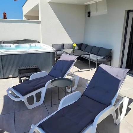 Villaelias - Heated Pool - Jacuzzi-10 Persons-boat Tours - Luxury 斯里马