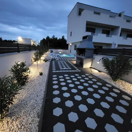 Villaelias - Heated Pool - Jacuzzi-10 Persons-boat Tours - Luxury *