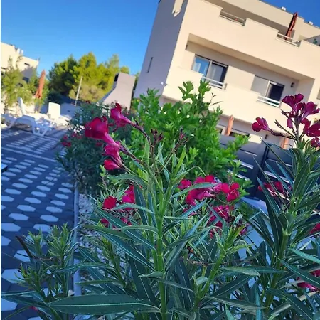 公寓 Villaelias - Heated Pool - Jacuzzi-10 Persons-boat Tours - Luxury