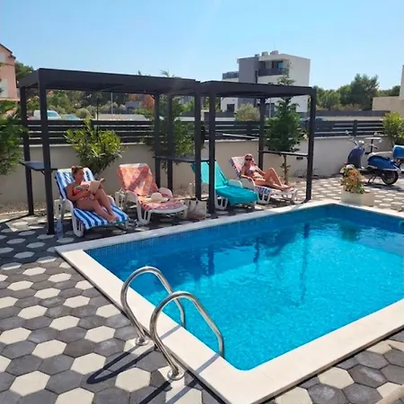 Villaelias - Heated Pool - Jacuzzi-10 Persons-boat Tours - Luxury