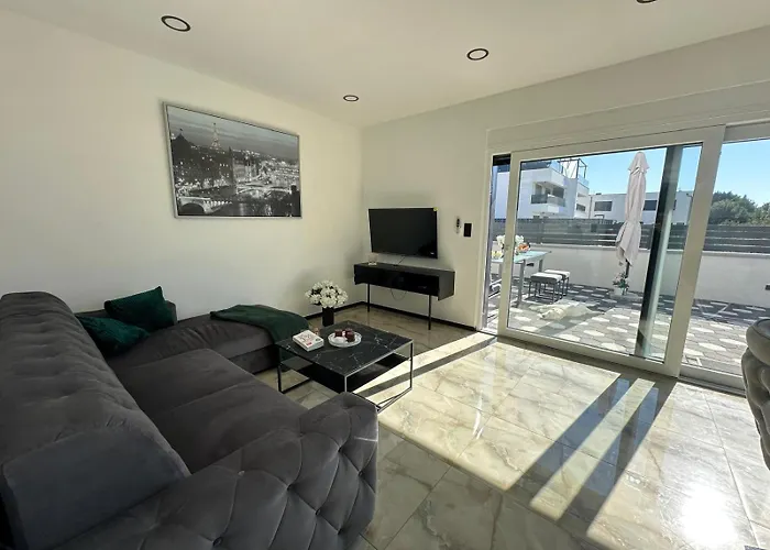 Appartement Villaelias - Heated Pool - Jacuzzi-10 Persons-boat Tours - Luxury *