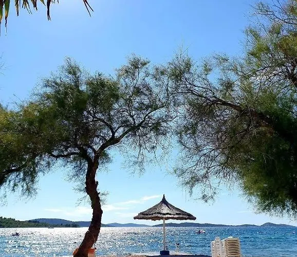 Villaelias - Heated Pool - Jacuzzi-10 Persons-boat Tours - Luxury Srima