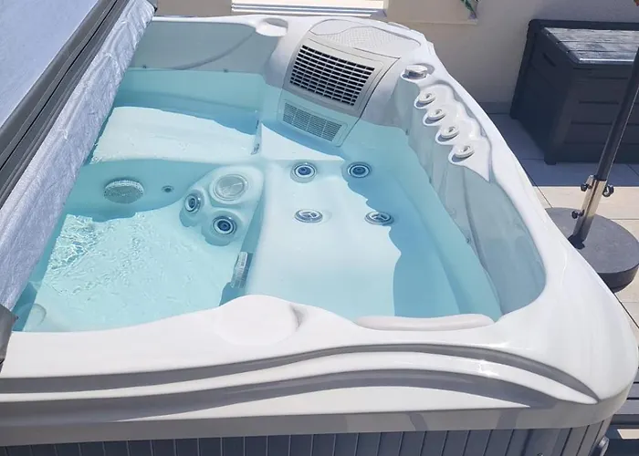 Villaelias - Heated Pool - Jacuzzi-10 Persons-boat Tours - Luxury *