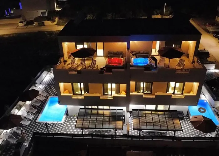 Villaelias - Heated Pool - Jacuzzi-10 Persons-boat Tours - Luxury *