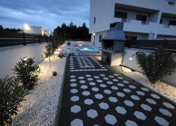 Villaelias - Heated Pool - Jacuzzi-10 Persons-boat Tours - Luxury *